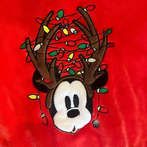 Disney Mickey Mouse Red Fleece Christmas Crewneck Sweatshirt NWOT Size XL - Picture 3 of 4